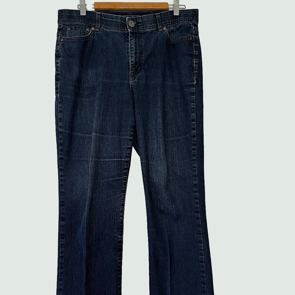 Charter Club Jean Shop Women’s Size 12 Classic Straight Leg Jeans
